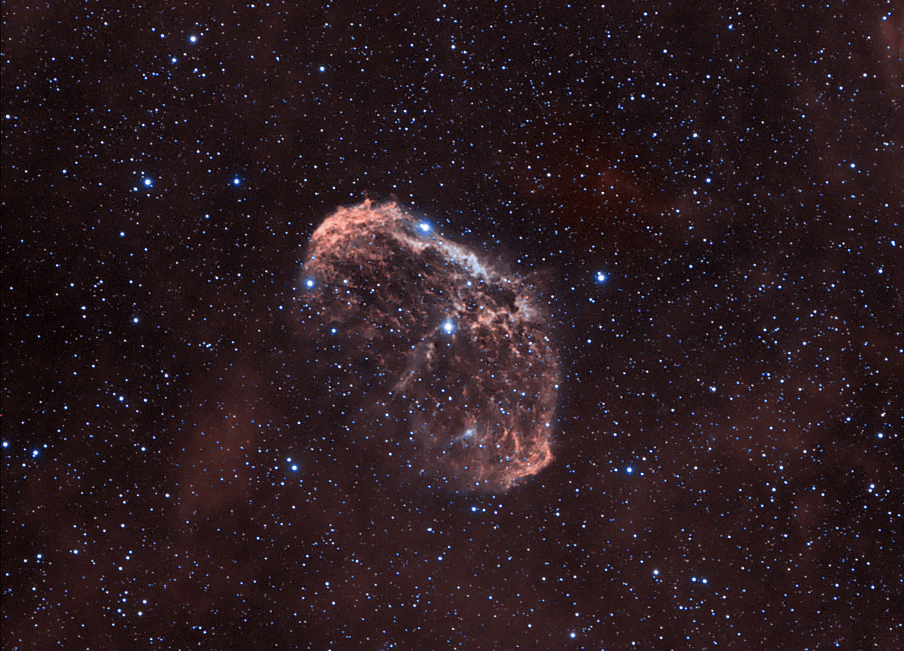 Booming Crescent Nebula Shines in Skywatcher Photo